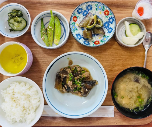 かしのみランチ