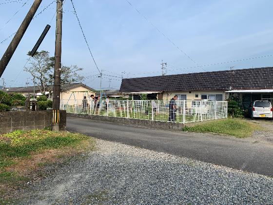 公園での除草作業