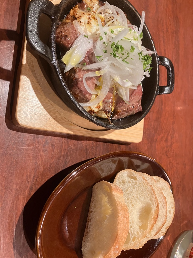 和牛レバーのアヒージョ